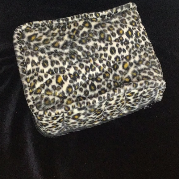 ESSENTIAL OIL TRAVEL CASE/HOLDER LEOPARD PRINT - Picture 5 of 7